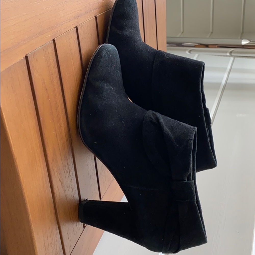 Kate Spade suede black heels